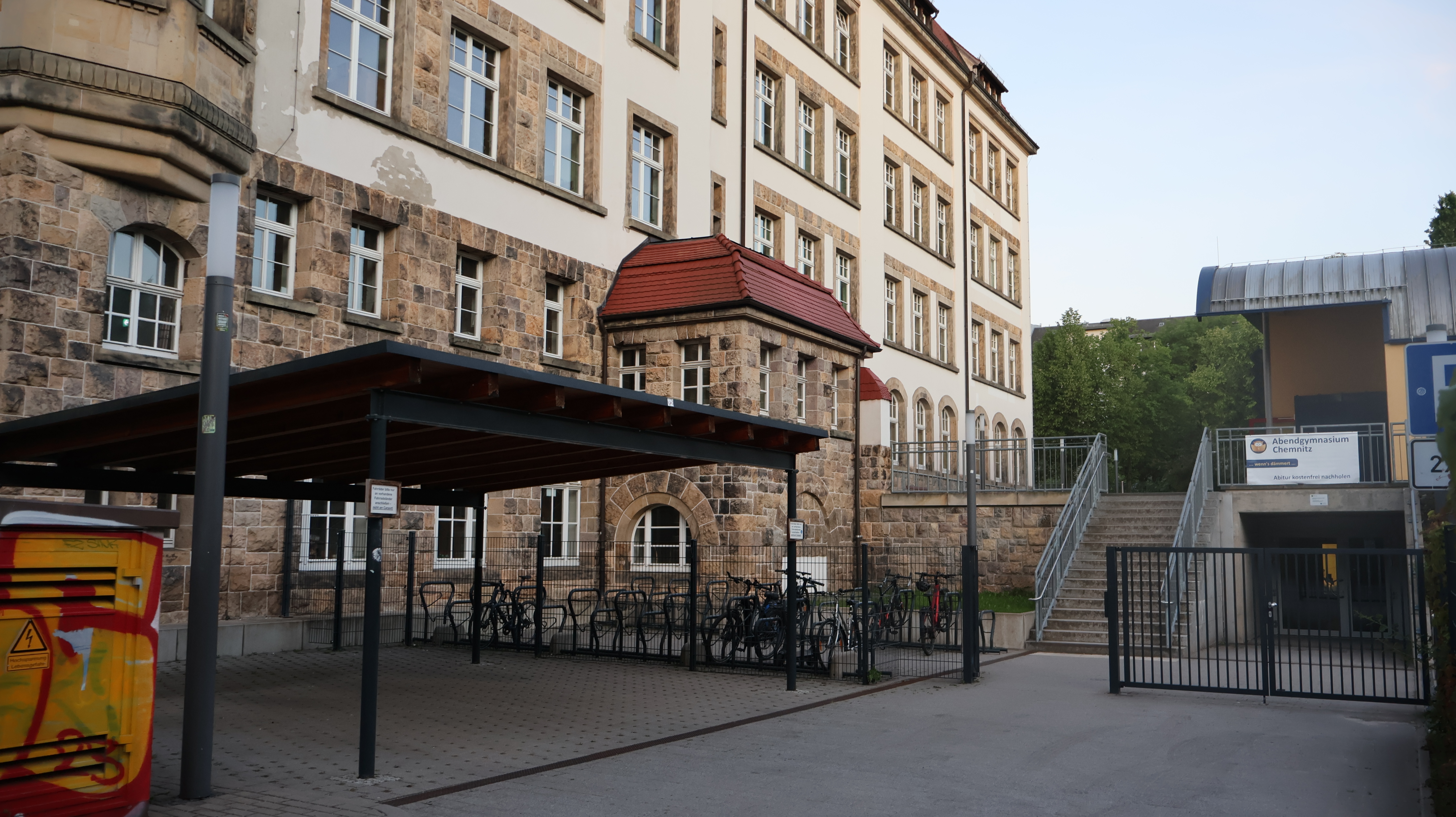 André-Gymnasium Hauptgebäude